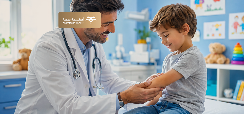 الفرق بين خلع المفصل والتواء الذراع عند الأطفال
